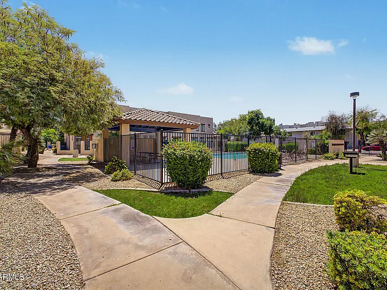 1886 E Don Carlos Ave #173 — Photo 35