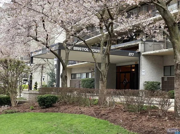 277 Prospect Ave APT 5A, Hackensack, NJ 07601