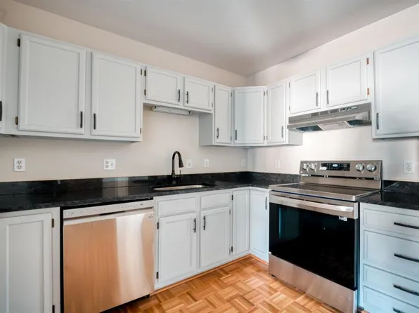 5 Tsienneto Road #195, Derry, NH 03038