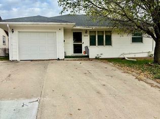 2820 S Glass St, Sioux City, IA 51106