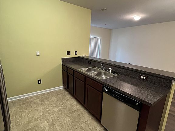 5th image of 3711 Kirkpatrick Cir #3-1