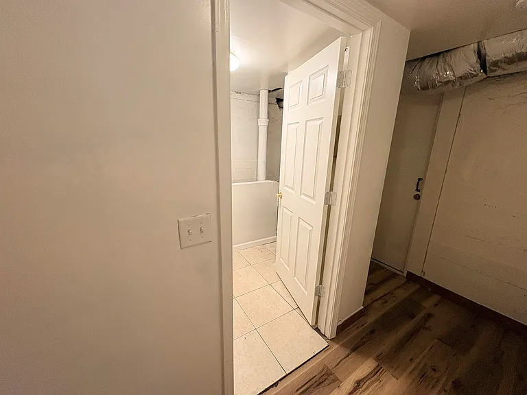 212 Barbourville Dr #STUDIO — Photo 12