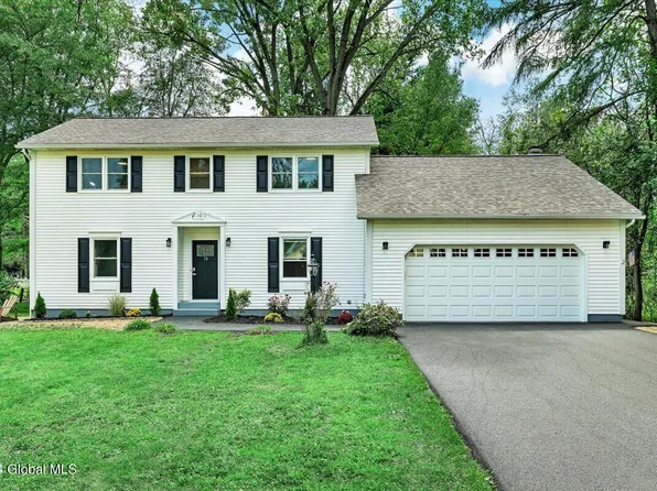 74 Sudbury Road, Glenmont, NY 12077