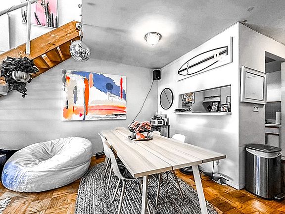 2nd image of 220 E 24th St APT 4a