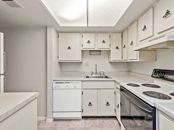 Heritage Meadows Apartments, 101 Cedar Hill Dr #308, Canonsburg, PA 15317
