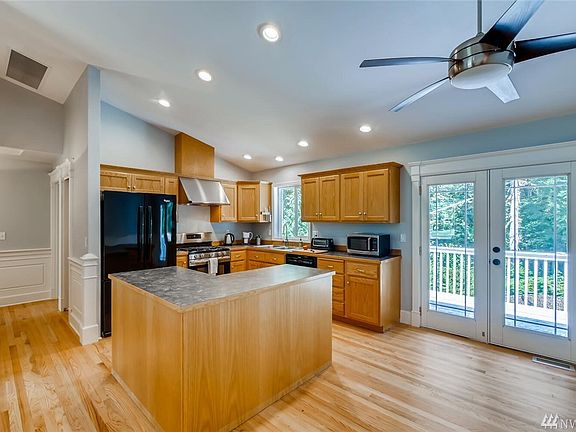 4th image of 6429 221st Ave NE