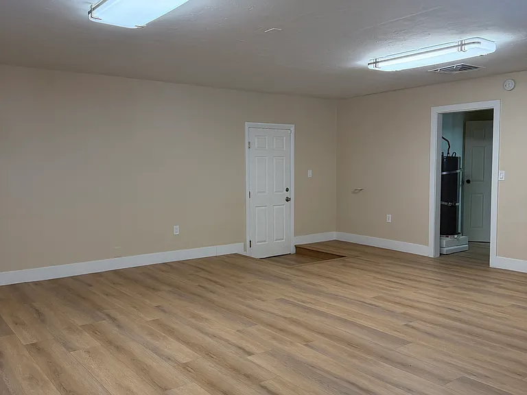 7477 Ullom Dr — Photo 5