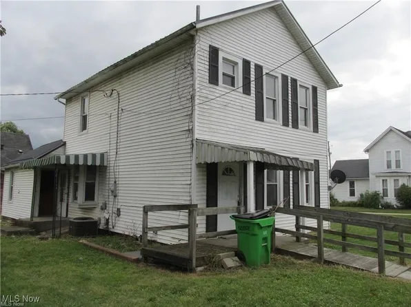 833 Orange St, Coshocton, OH 43812