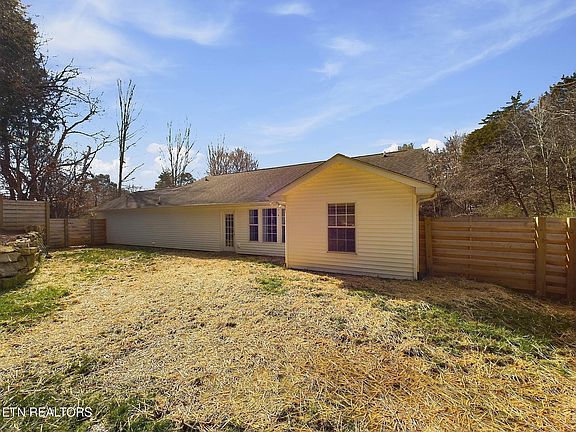 3rd image of 1632 River Crest Dr