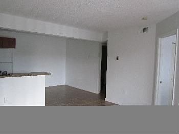 4th image of 300 Palm Cir W APT 302