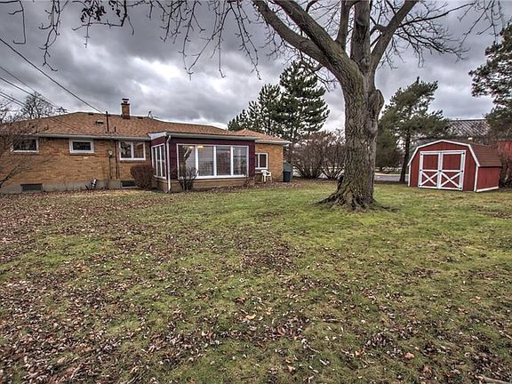 3rd image of 2751 Parker Blvd
