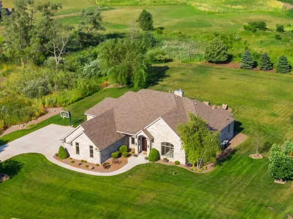 13410 North Laurel LANE, Mequon, WI 53097