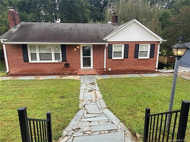 1st image of 65 Greenwood Dr