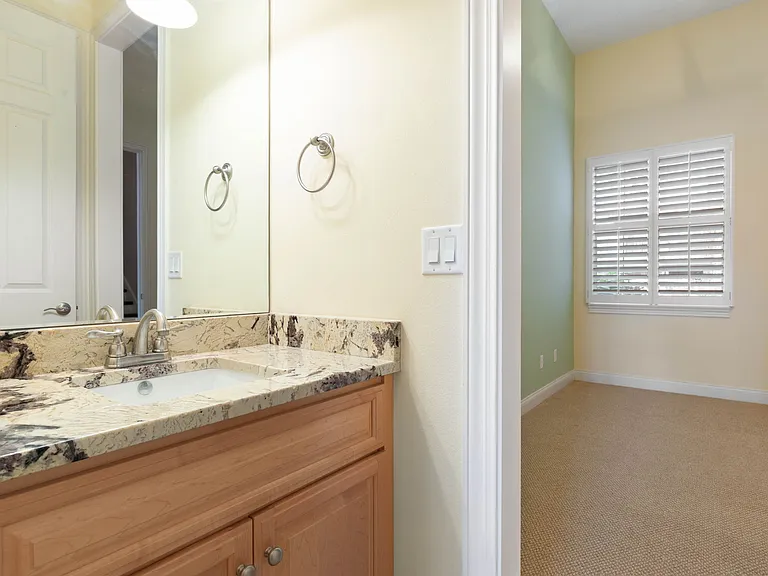 262 Yacht Harbor Dr — Photo 52