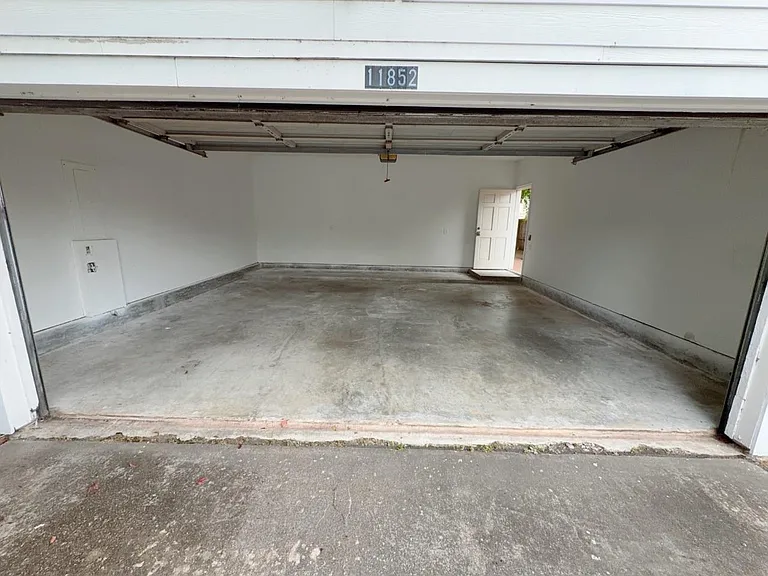 11852 Taylorcrest Rd #8 — Photo 36