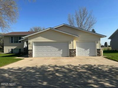3007 5th Ave NW, Watertown, SD, 57201