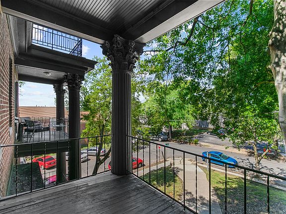 3rd image of 2931 10th Ave S APT 2