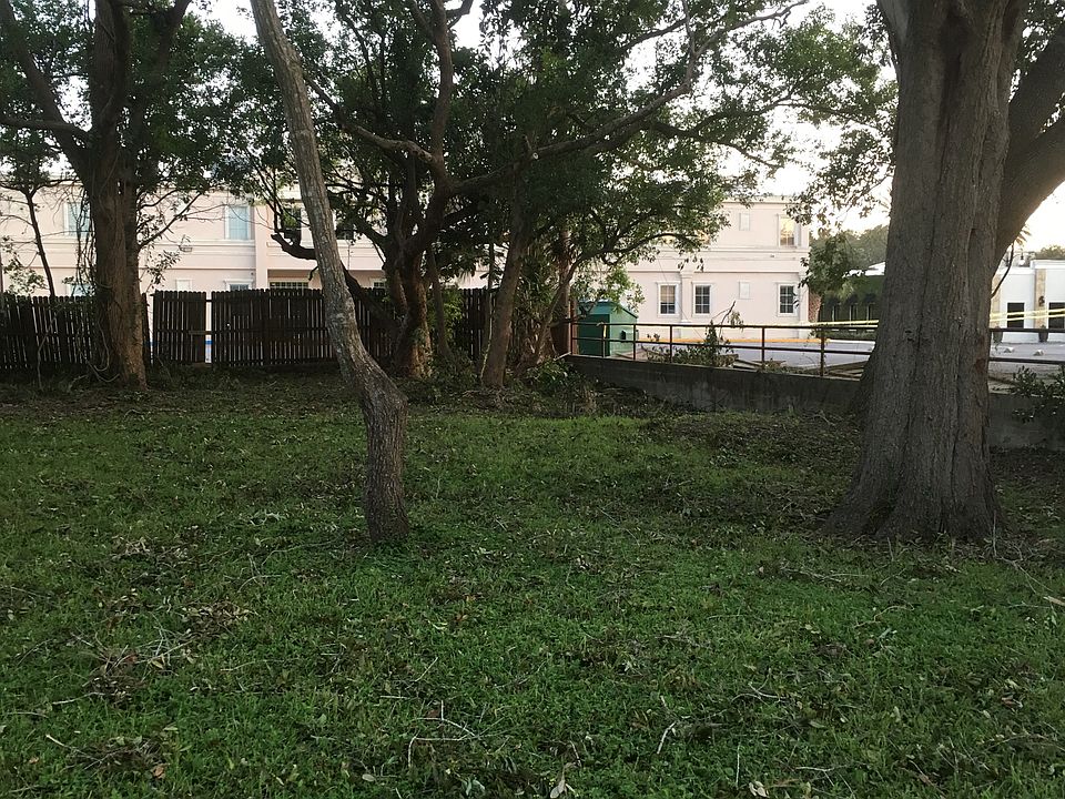 2nd image of 822 Symonds Ave