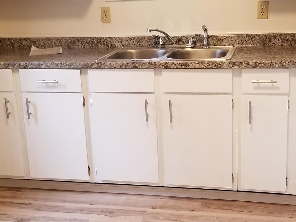 Kitchen - recently renovated -
