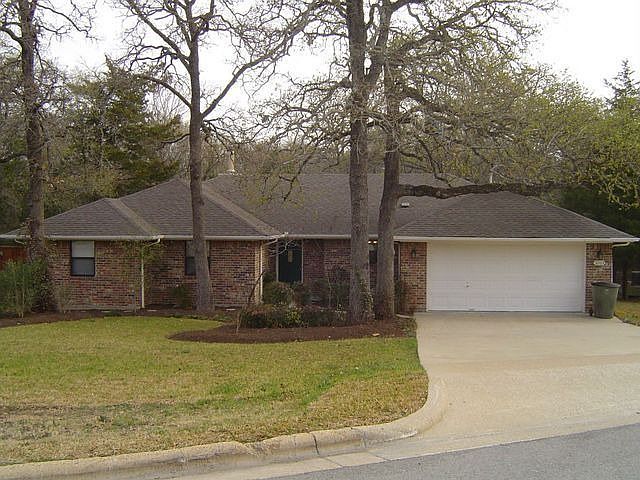 1st image of 3205 Westwood Main Dr