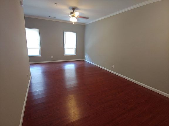 3rd image of 4968 West St