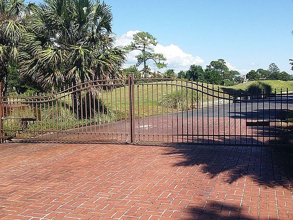 2nd image of 1164 Sawgrass Dr