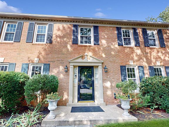 3rd image of 500 Buckthorn Ct
