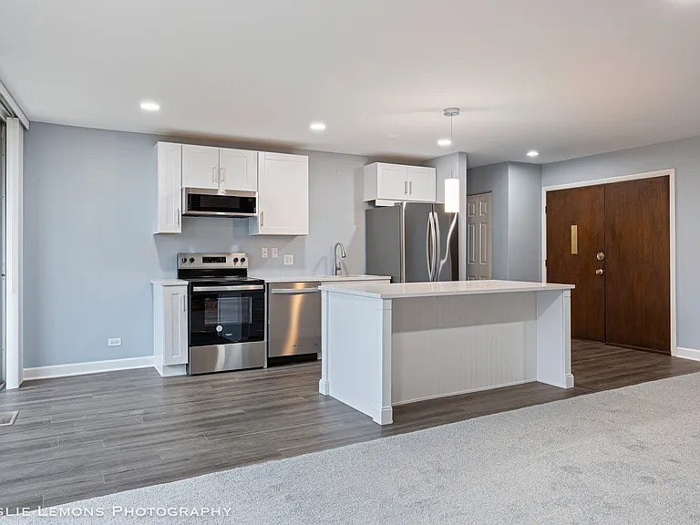 5600 Hillcrest Ln #2M — Photo 9