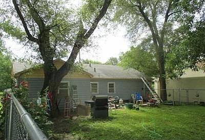 3rd image of 303 S Ash St