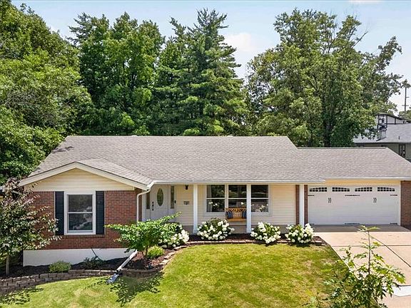 3rd image of 704 Clayworth Dr