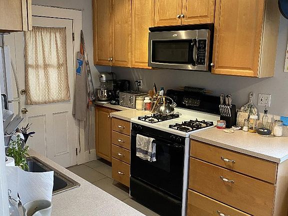5th image of 1293 18th Ave #1