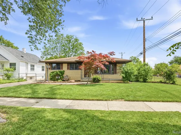 6532 Rockdale St, Dearborn Heights, MI 48127
