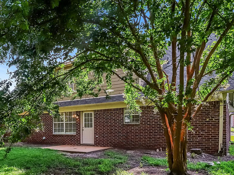7444 Holly Grove Dr — Photo 17
