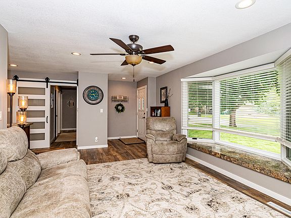 3rd image of 2310 Burnett Ave
