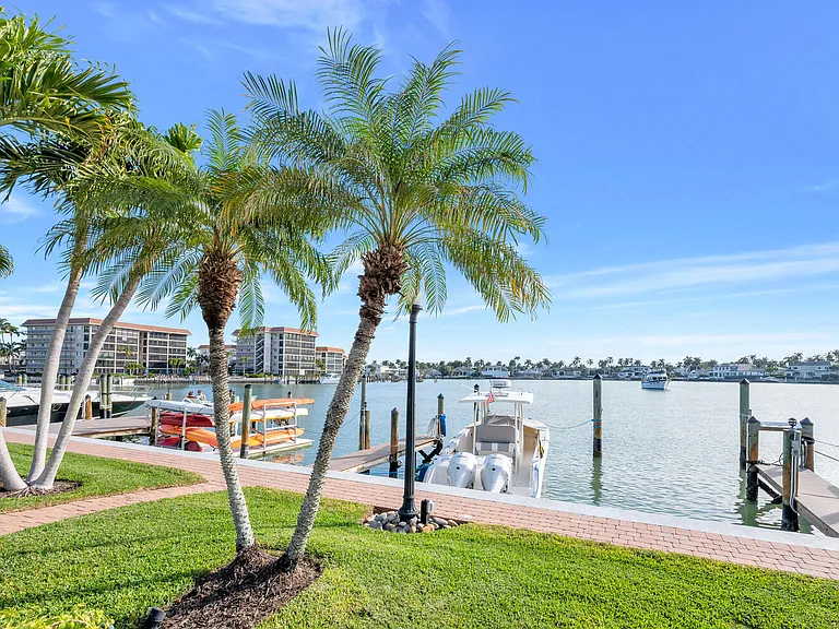 2800 Gulf Shore Blvd N #304 — Photo 34