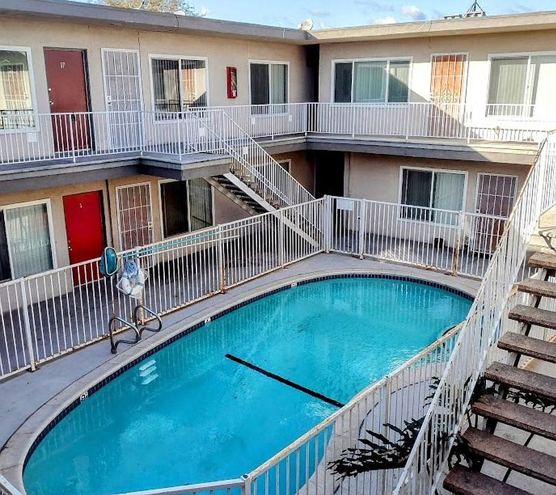 2nd image of 4050 W El Segundo Blvd #16