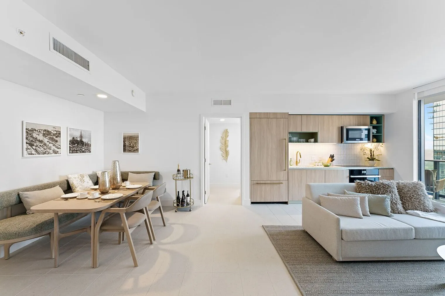 2 bed, 2.0 bath, 1076 sqft, $7,856 — Photo 2