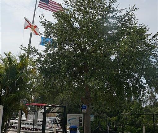 5th image of 827 Roosevelt Blvd #S234