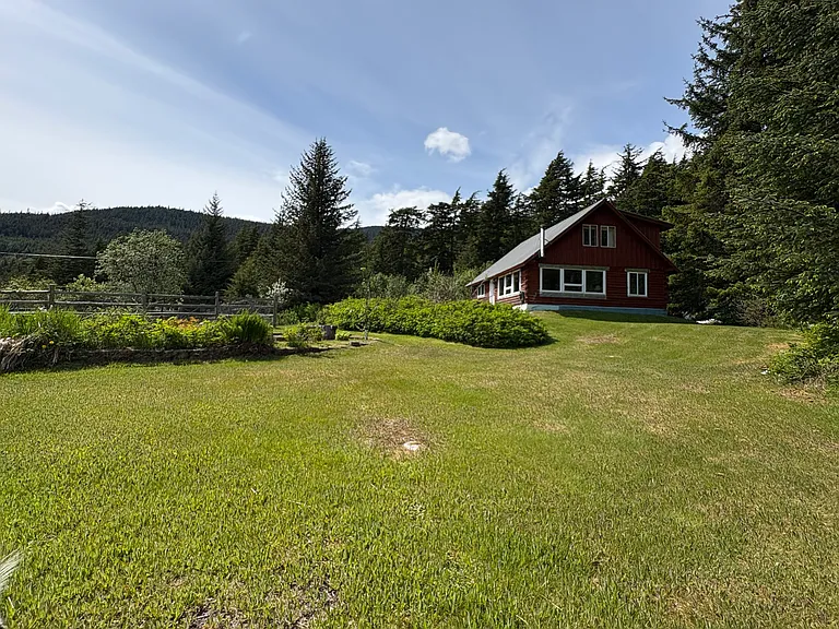 61 Otter Ave — Photo 1