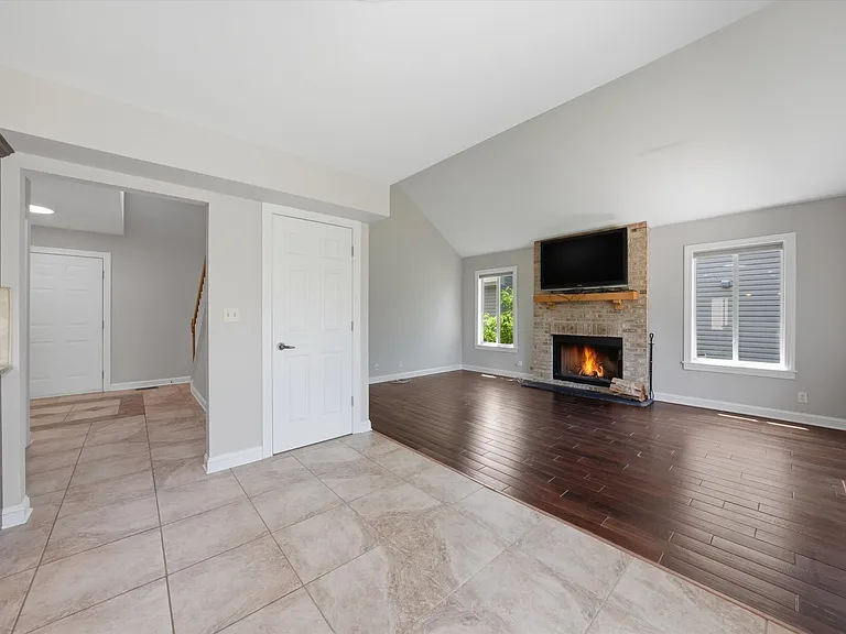 21854 W Kentwood Dr — Photo 10