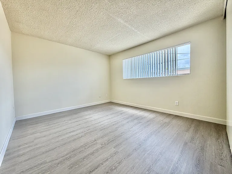 3070 Landis St #7 — Photo 4