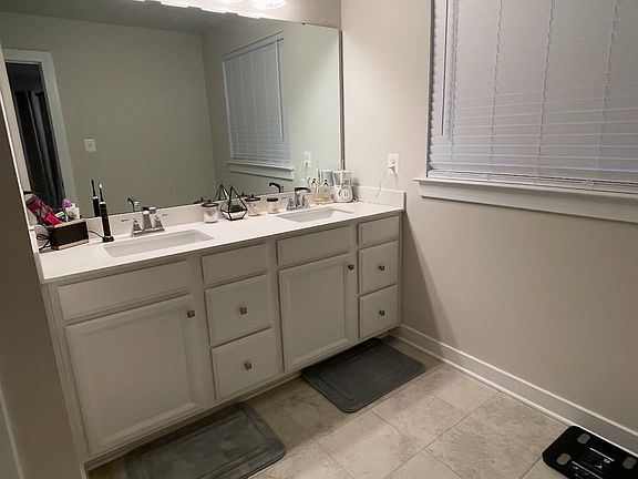 3rd image of 106 Half Penny Ct