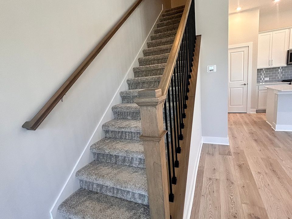 2nd image of 714 Kinzer Ave