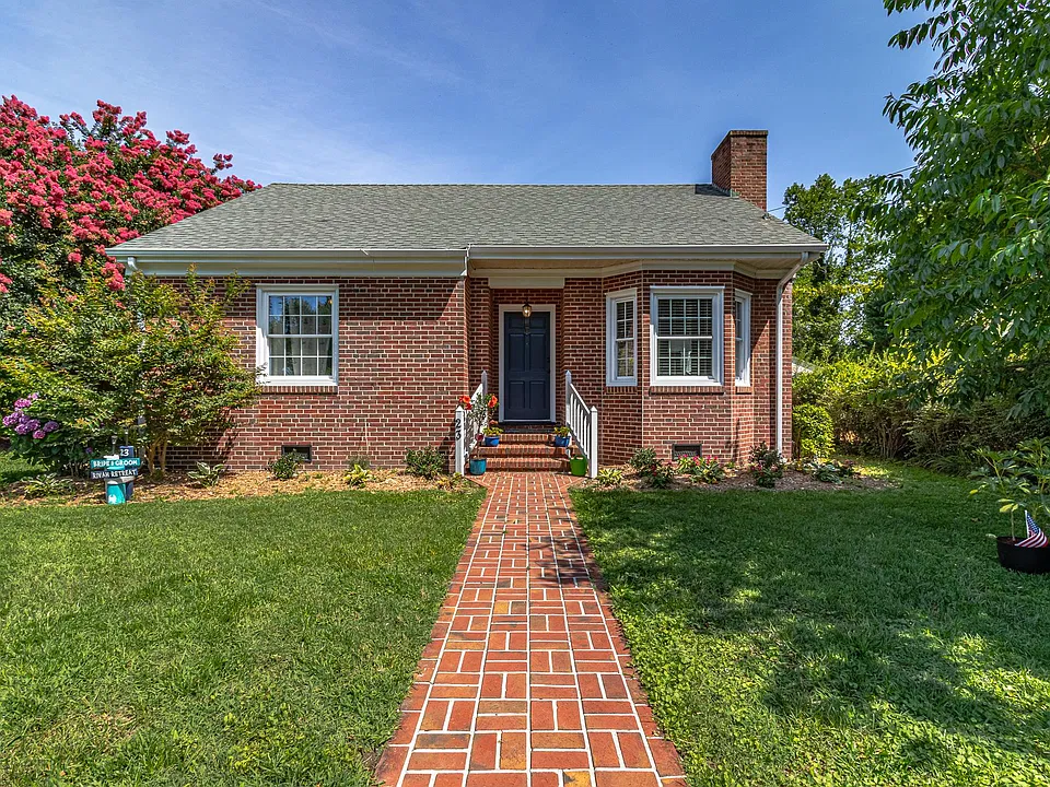 23 Cedar Ln