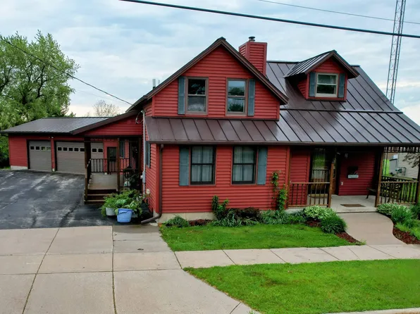 495 Broadway St, Platteville, WI 53818