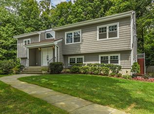 5 Hemlock Rd, Briarcliff Manor, NY 10510