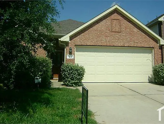 3 bed, 1385 sqft, $2,099 — Photo 2