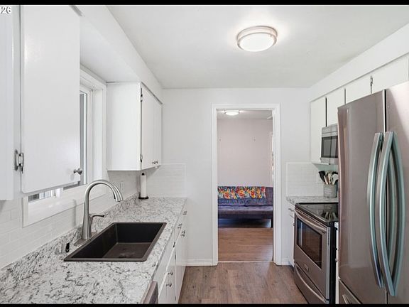 4th image of 3705 NE 137th Ave