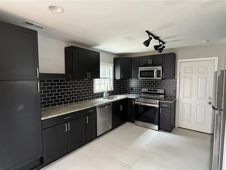 14204 Lavender Trace Ct — Photo 4