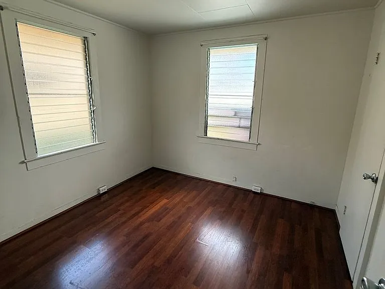 1141 Rycroft St — Photo 3